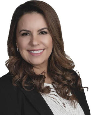 Headshot of Isabel Cristina Bastos