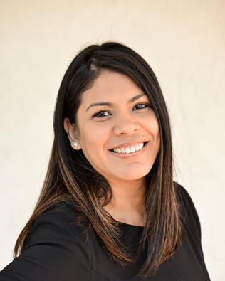 Headshot of MARIA ACUNA