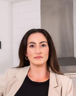 Headshot of Kelley Vanacore