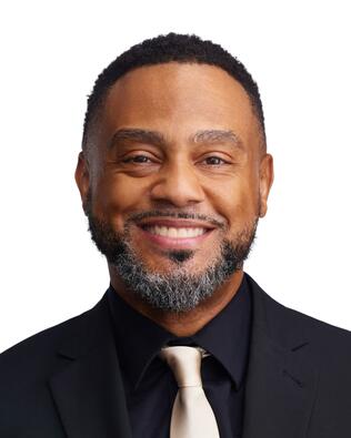 Headshot of Kenny McCuien