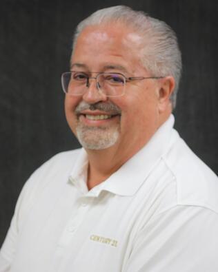 Headshot of William Cortes
