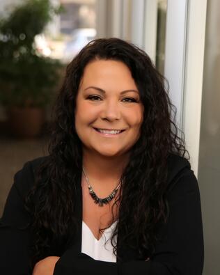 Headshot of Lisa Hoynes