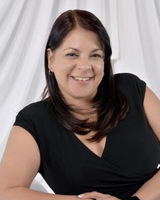 Headshot of Dennisse Nieves