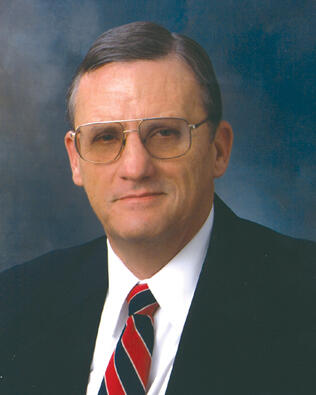 Headshot of Tom Russ