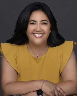 Headshot of Nidia Oviedo