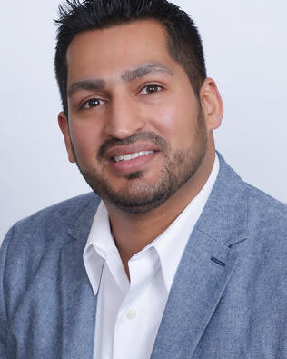 Headshot of Sumit Tandon