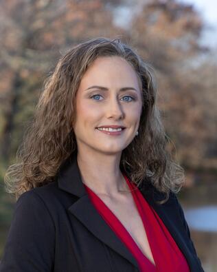 Headshot of Rachel McEntire