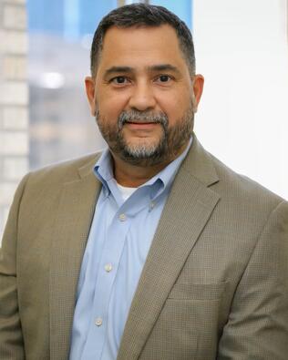 Headshot of Alvaro Rosales