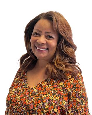 Headshot of Roslyn Johnson
