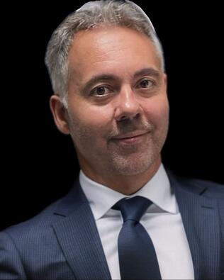 Headshot of Russell Calderone