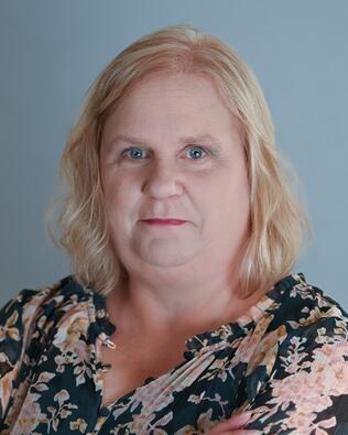 Headshot of Rhonda Folks
