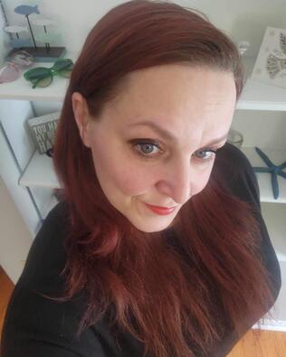 Headshot of Julie Kern