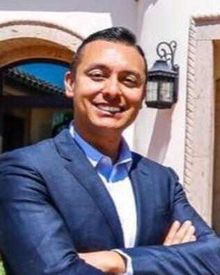 Headshot of Paul Aguila Aboystes