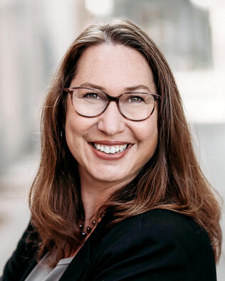 Headshot of Laura Beatty