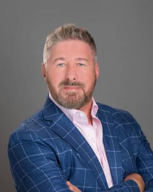 Headshot of Stephen Lydon