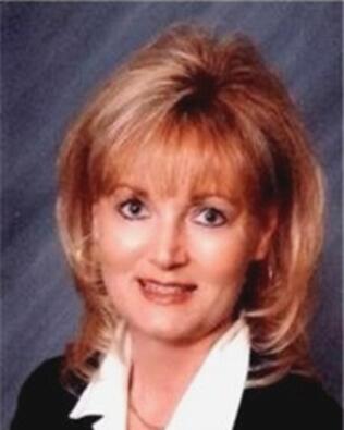 Headshot of Julie Nunes