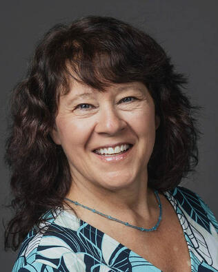 Headshot of Kathy Lampert