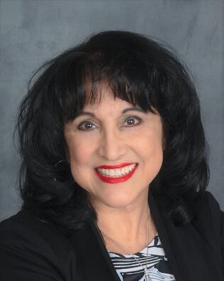 Headshot of Violet Ferro