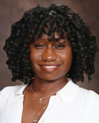 Headshot of Renee Reeves