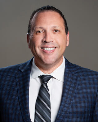 Headshot of Roger Beltran