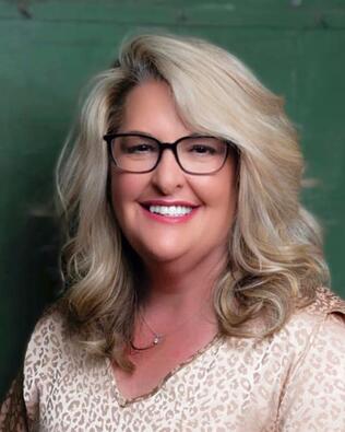 Headshot of Rhonda Arnett