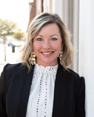 Headshot of Rebecca Cota