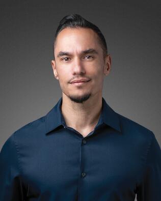 Headshot of Luis Aguilar