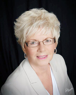 Headshot of Betty Wachter