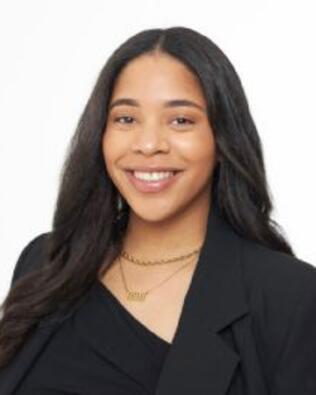 Headshot of Alicia Noel