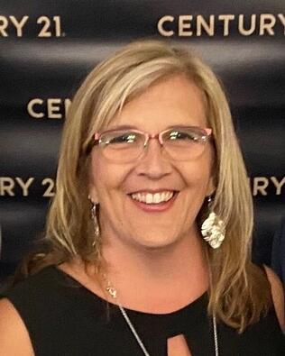 Headshot of Jayne Polivchak