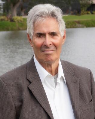 Headshot of Myles Fromer