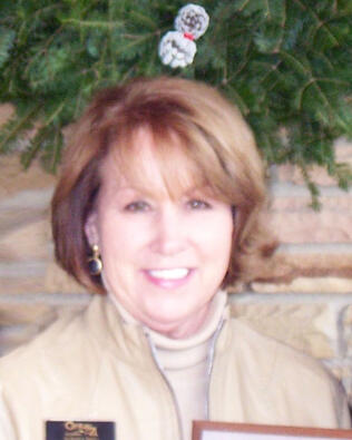 Headshot of Lola Gifford