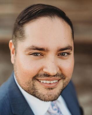 Headshot of Andrew Nieves