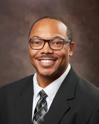 Headshot of Alexis Weathers