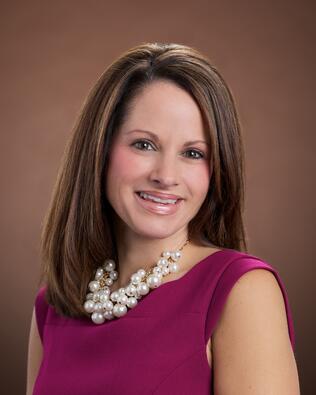 Headshot of Nikki Callahan