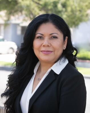 Headshot of Velia Serrano