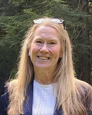 Headshot of Connie Harding Sundin