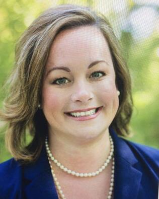 Headshot of Erin Ryan Pizur