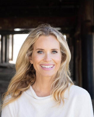 Headshot of Kayla Merwin