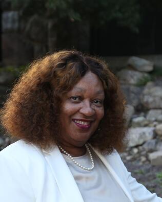 Headshot of Deborah Davis