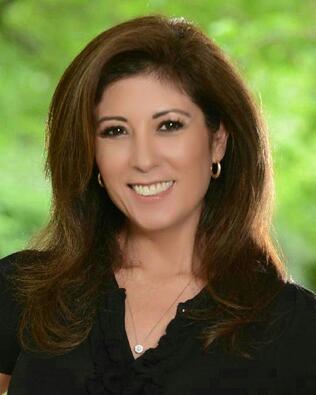 Headshot of Laurie Robinson