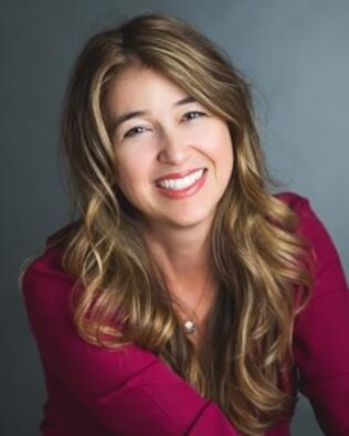 Headshot of Kellie Hanna