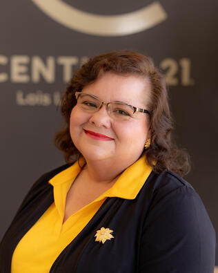 Headshot of Elvira Romero