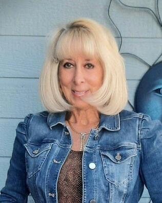 Headshot of Bev Paine