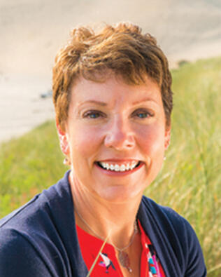 Headshot of Stephanie Welch
