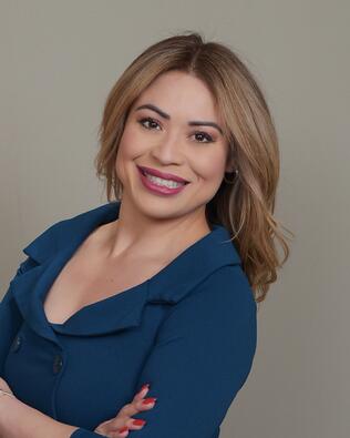 Headshot of Karina Chaparro