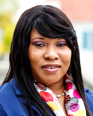 Headshot of Candice Carter