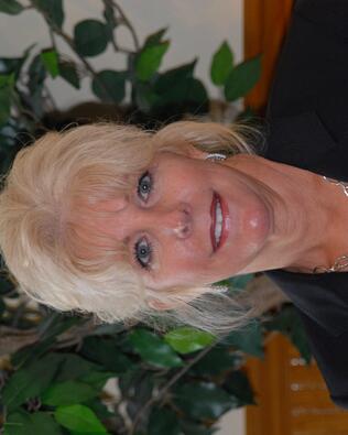 Headshot of Kim Arnold