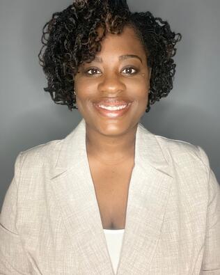 Headshot of Racquel Floyd