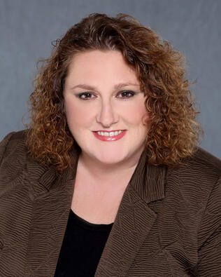 Headshot of Donna Manetta
